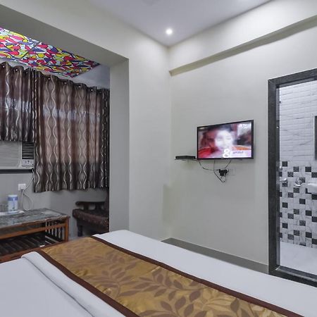 Hotel Aroma- Dadar Мумбаї Екстер'єр фото