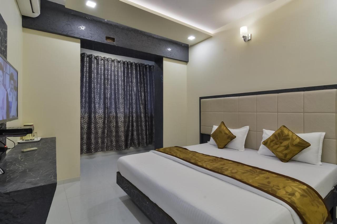 Hotel Aroma- Dadar Мумбаї Екстер'єр фото