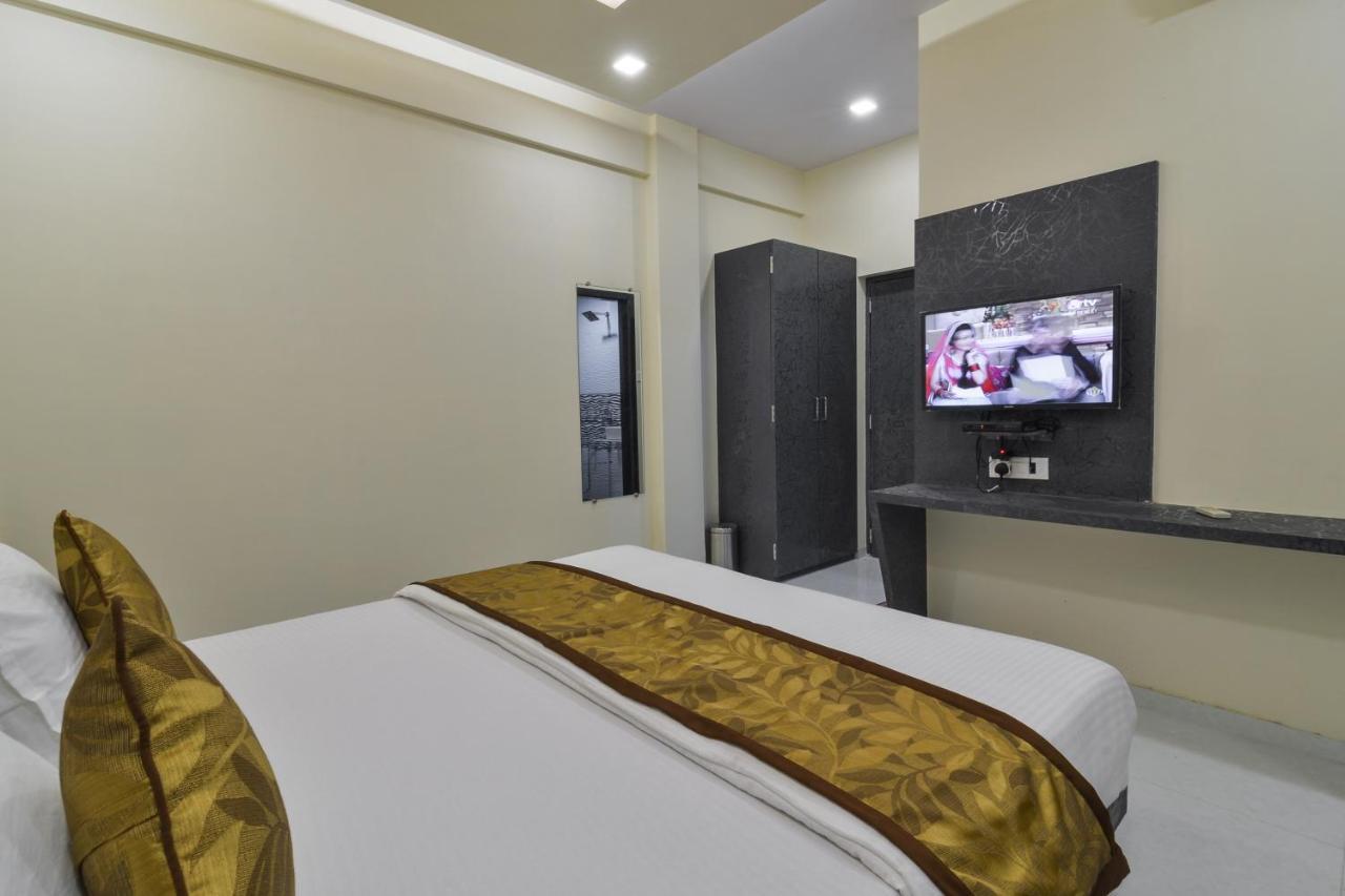 Hotel Aroma- Dadar Мумбаї Екстер'єр фото