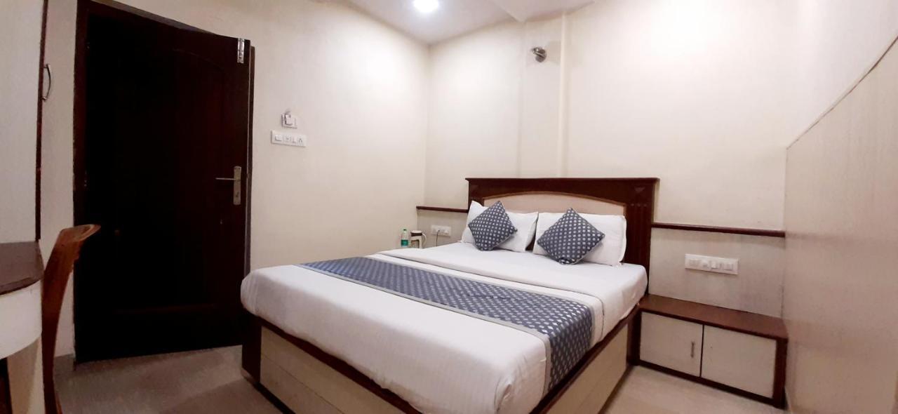 Hotel Aroma- Dadar Мумбаї Екстер'єр фото